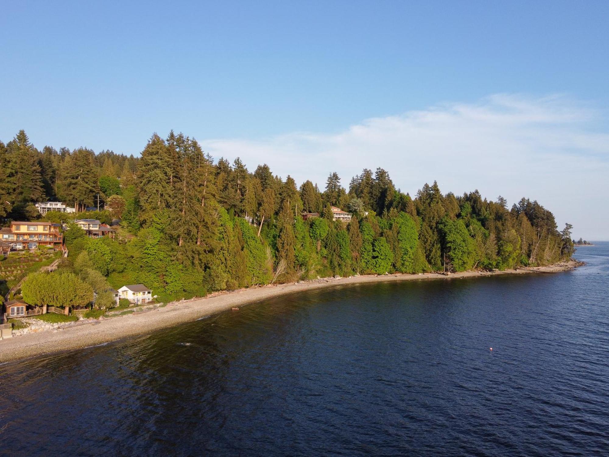 Homestay Hideaway Sea To Sky Loft Sechelt